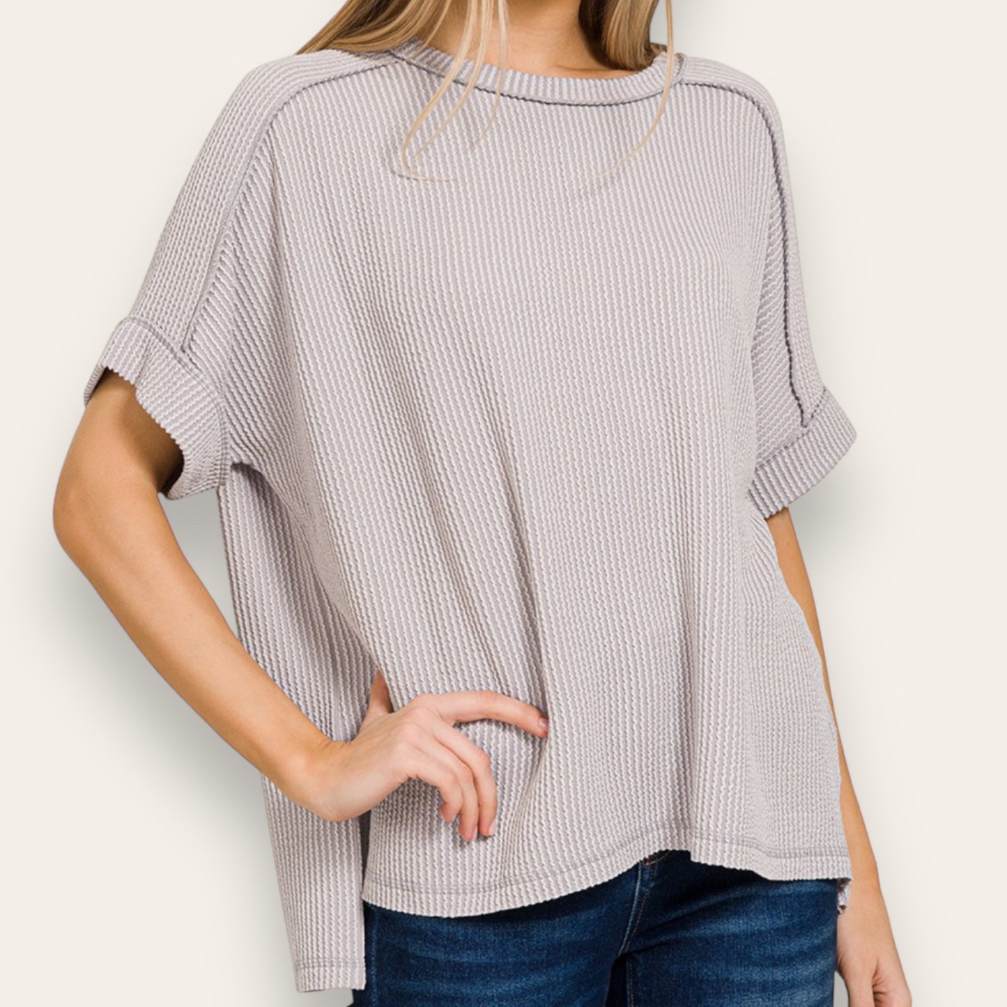 The Kali Textured Top In Light Gray